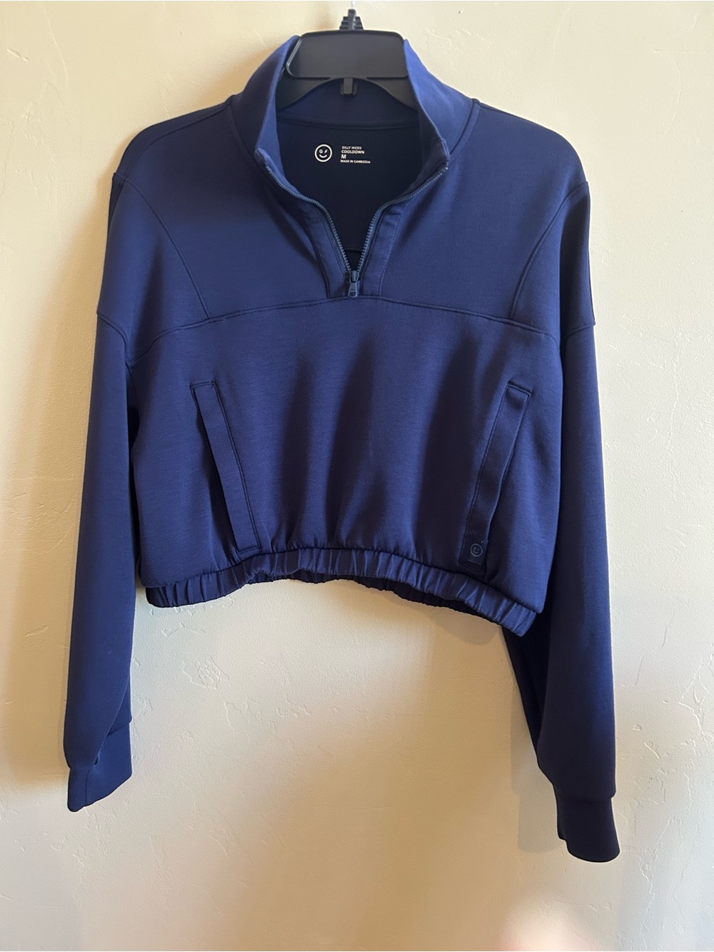 Gilly Hicks Cool Down Cropped Top Size M